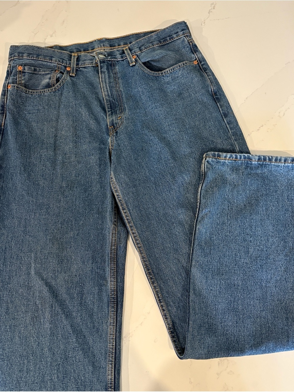 36X34 Levi's 550 Men's Relaxed Denim Jeans in Medium Blue Size 36